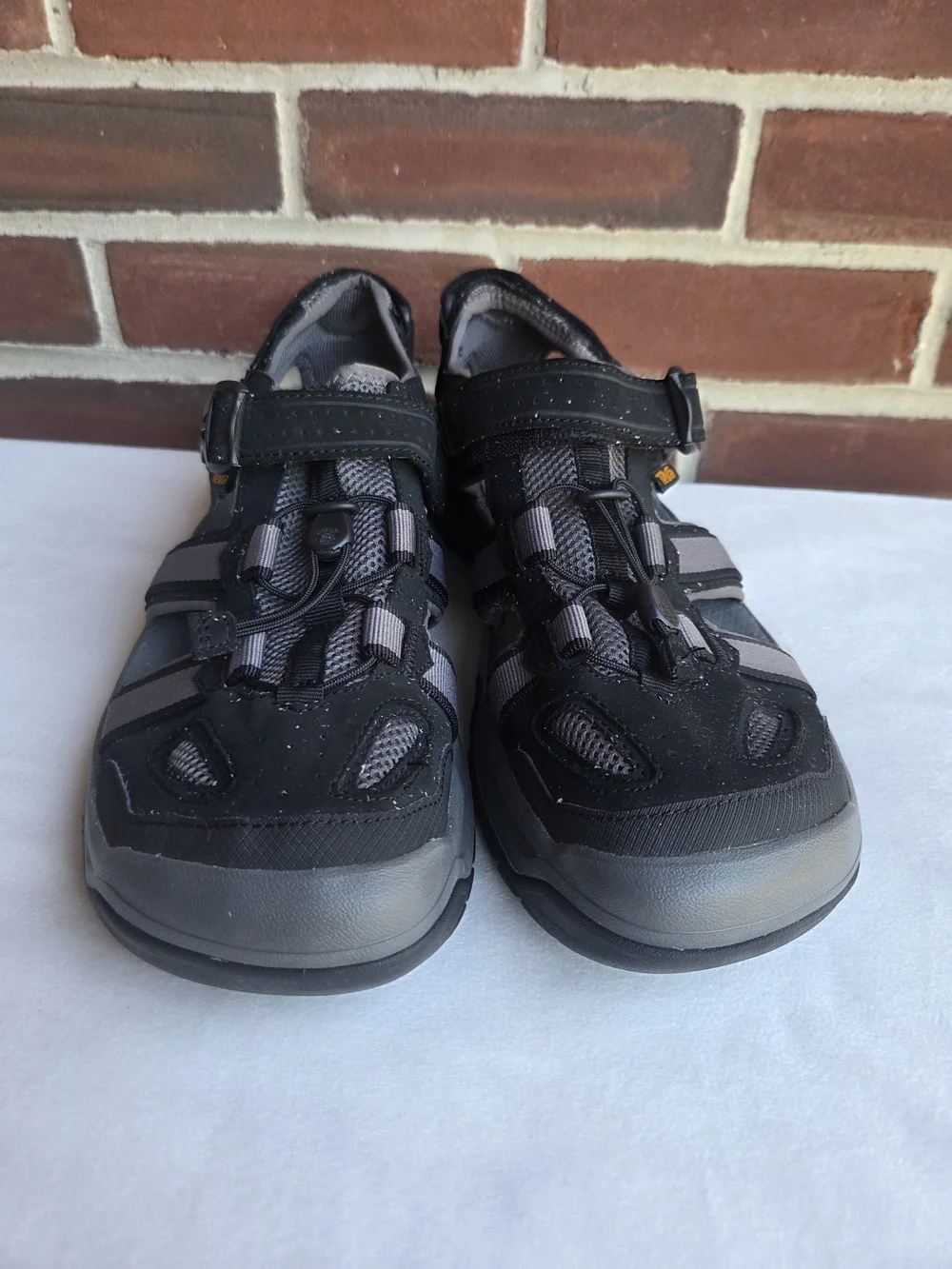 Teva men’s closed